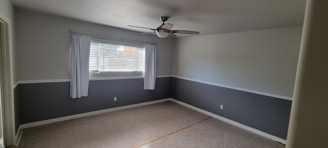 Building Photo - Private upstairs 2 bedroom 2 bath condo in...