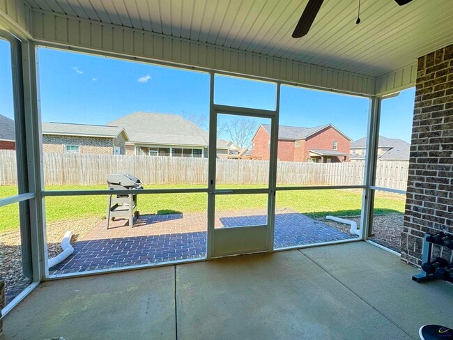 Building Photo - 205 Cheshire Dr