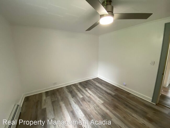 Building Photo - 3 br, 1.5 bath House - 13 Elm Street