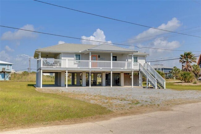 Primary Photo - 111 Ponce De Leon Ct