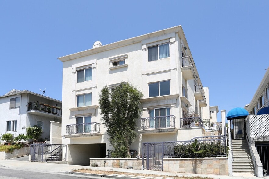 Building Photo - 10389 Almayo Ave