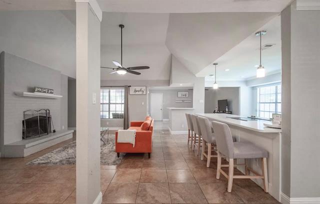 Building Photo - 313 Diamond Dr