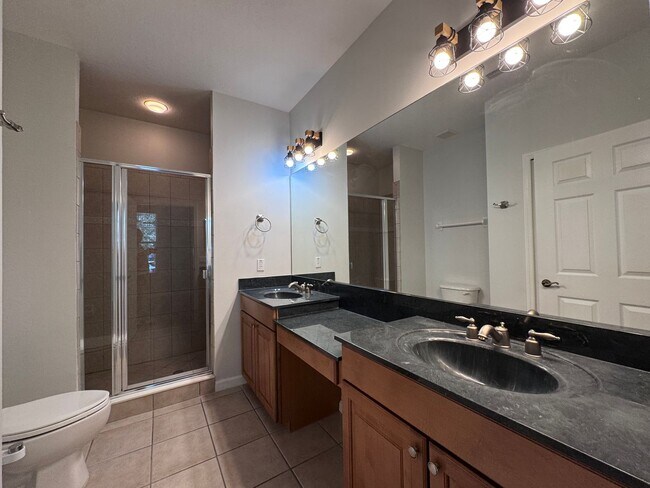 Building Photo - Bright and Inviting 3 bedroom, 2 Bath Condo in Desirable Baldwin Park
