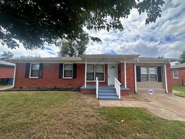 Primary Photo - 2101 Flannery Dr