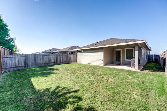 Building Photo - 2824 Wingmore Ln