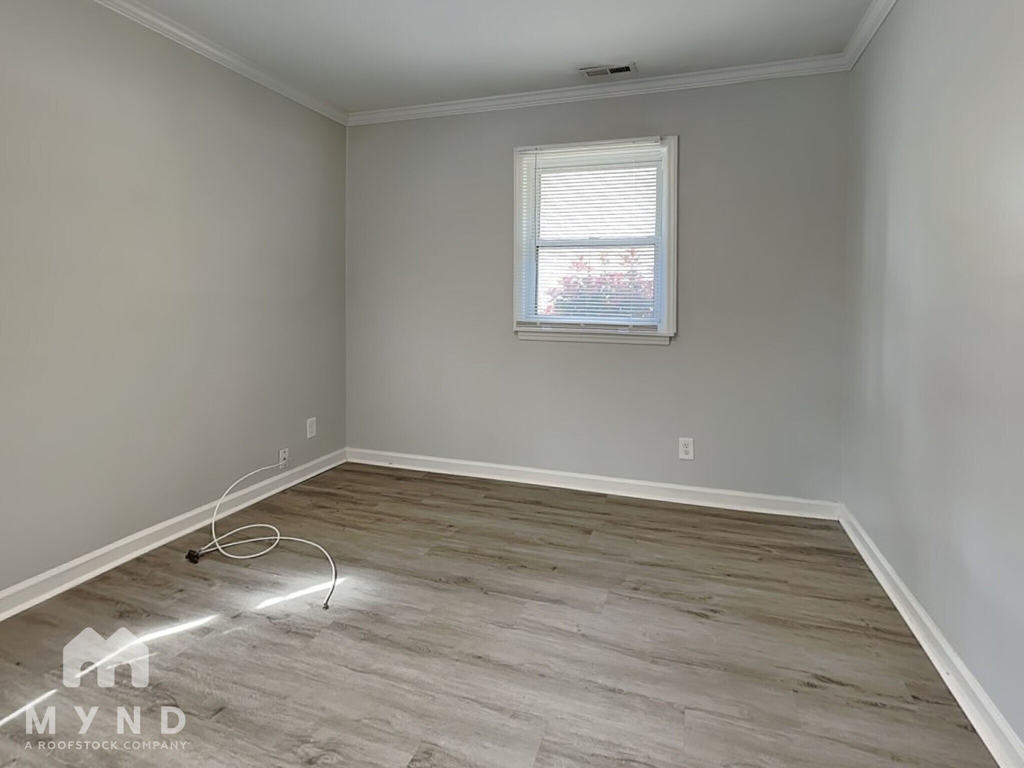 Building Photo - 2301 Charles St