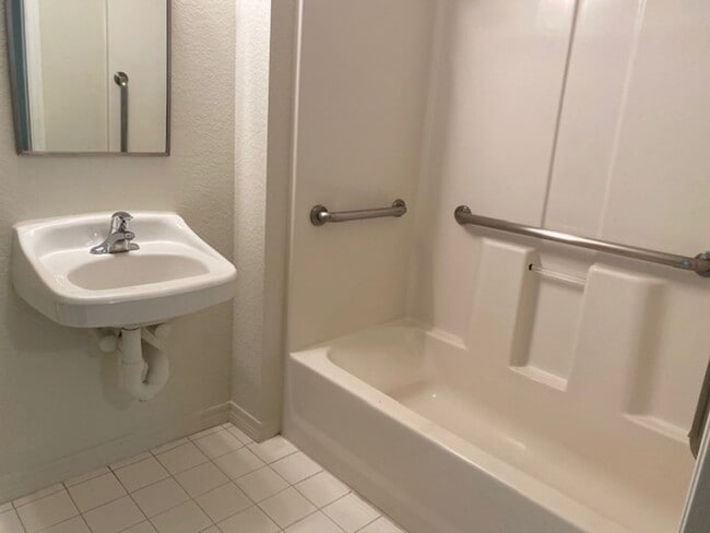 Building Photo - Cypress Fairways 2 Bedrooms 2 Bath