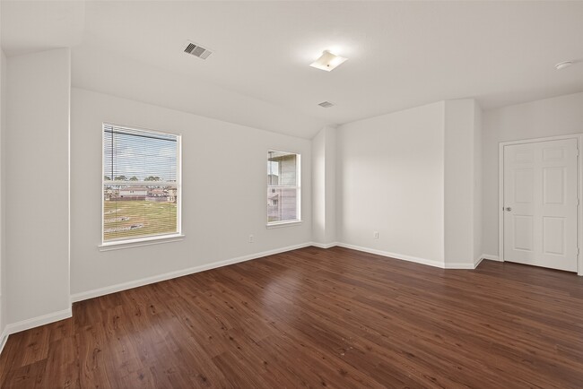 Building Photo - 726 Horseshoe Springs Ln