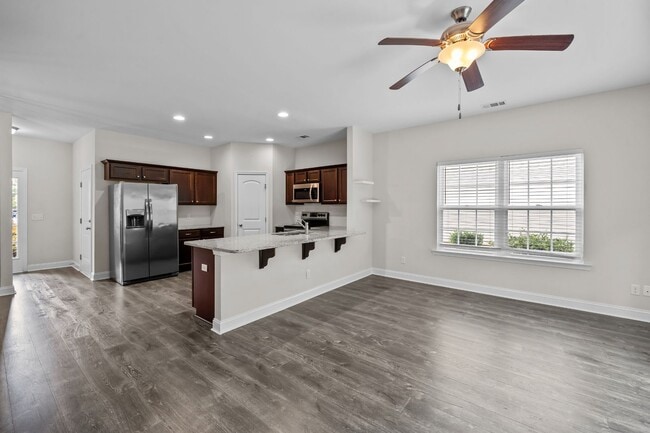 Building Photo - 147 Ainsdale Dr