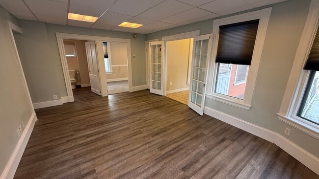 Building Photo - 36 Wakefield St