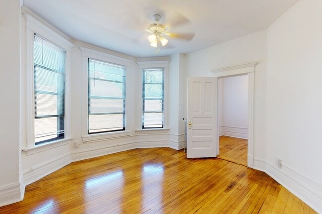 Floorplan - 5401-5403 S. Woodlawn Avenue