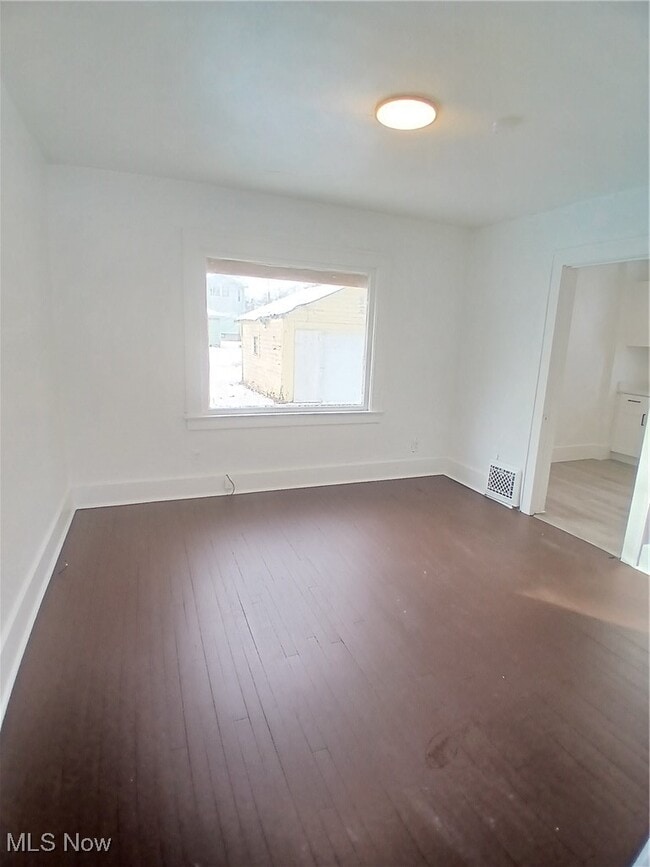 Building Photo - 39 Hilton Ave