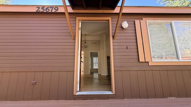 Building Photo - 25679 Alderwood St