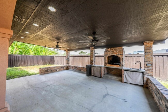 Building Photo - 2306 Leo Reyes Ct