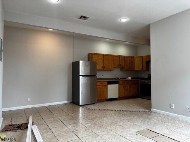 Building Photo - 109 Irene St
