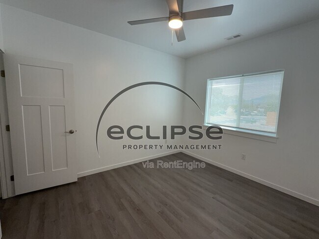 Building Photo - 147 Buena Vista Dr