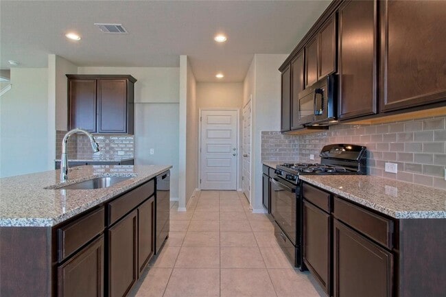 Building Photo - 6613 Wolf Pack Dr