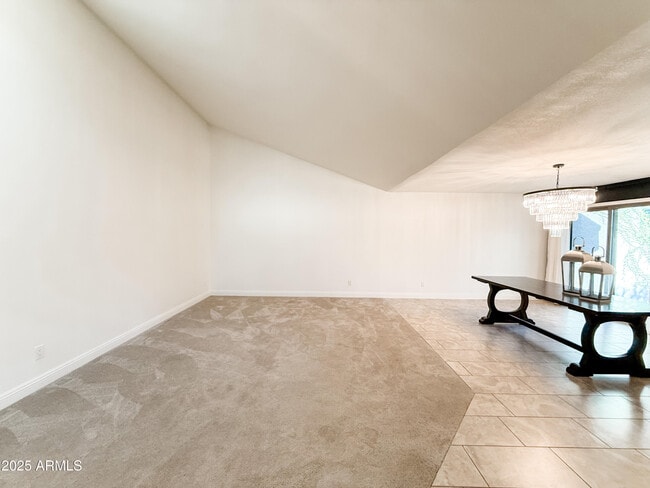 Building Photo - 8165 E Del Caverna Dr