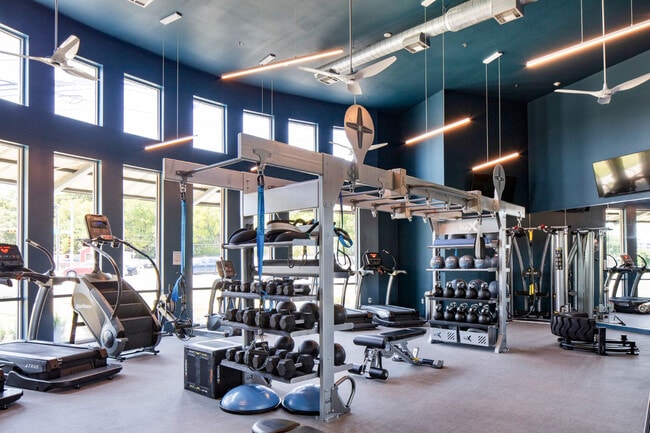 Building Photo - 1620 E Riverside Dr