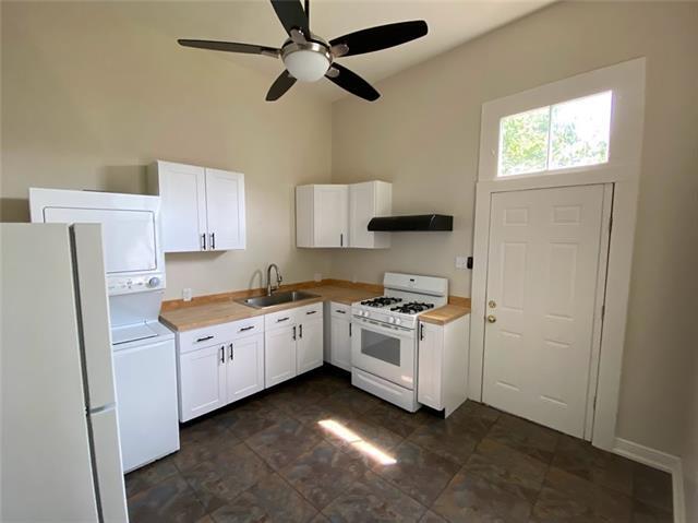 Building Photo - 4040 Banks St