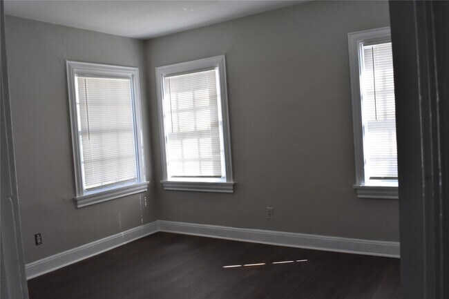 Building Photo - 8113 Bigwood St