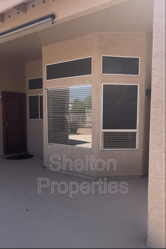 Building Photo - 19231 N Coyote Lakes Pkwy