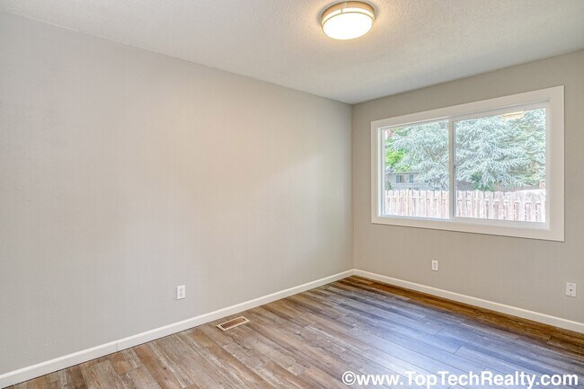 Building Photo - 14390 SW Furlong Way