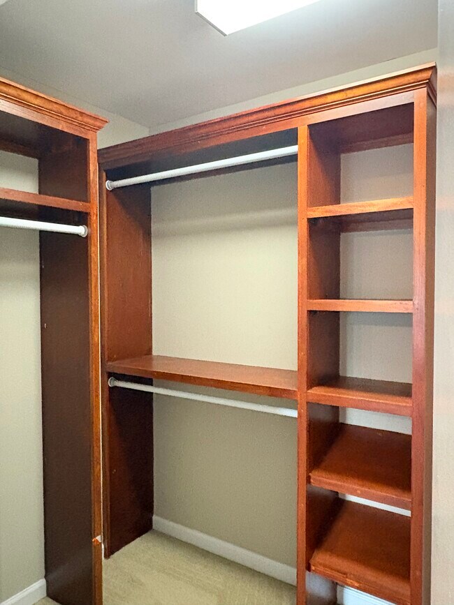 Building Photo - 135 Daisy Field Ct