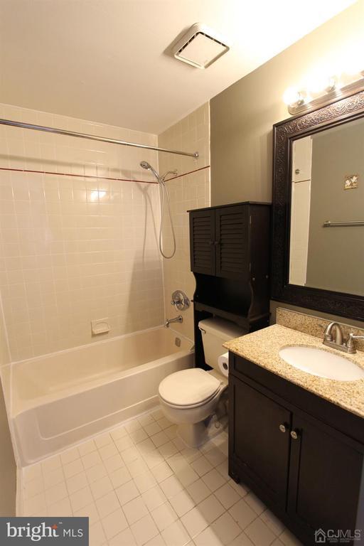 Building Photo - 5015 Ravens Crest Dr