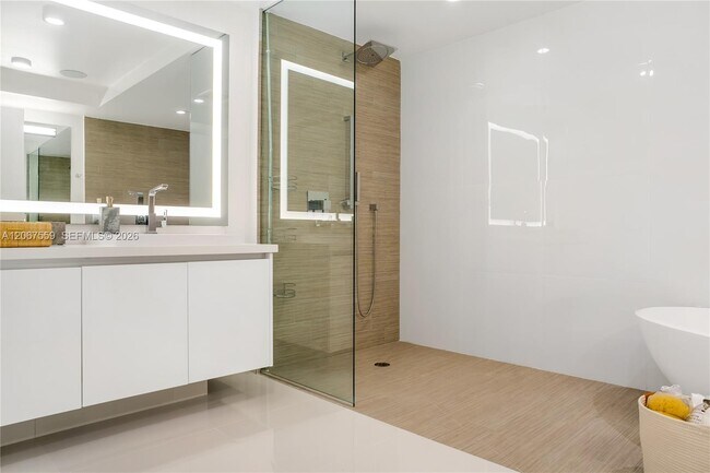 Building Photo - 330 Sunny Isles Blvd