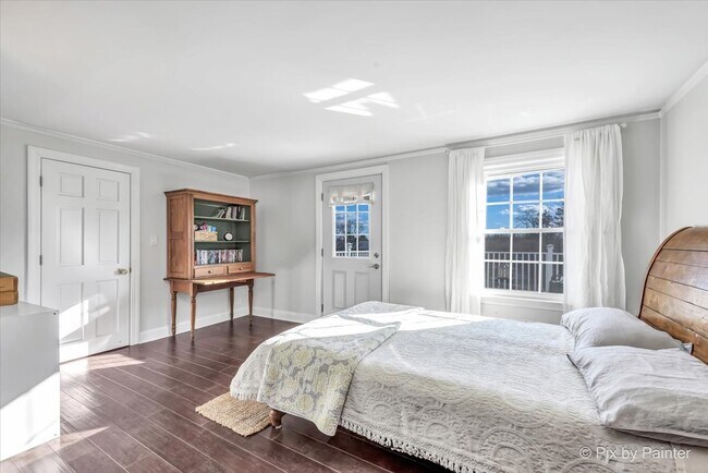 Building Photo - 708 S Rose Farm Rd