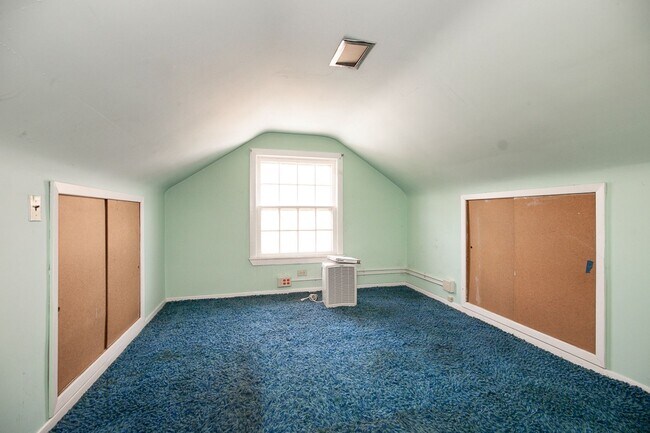 Building Photo - Charming 3 bedroom house Shaker Heights!!