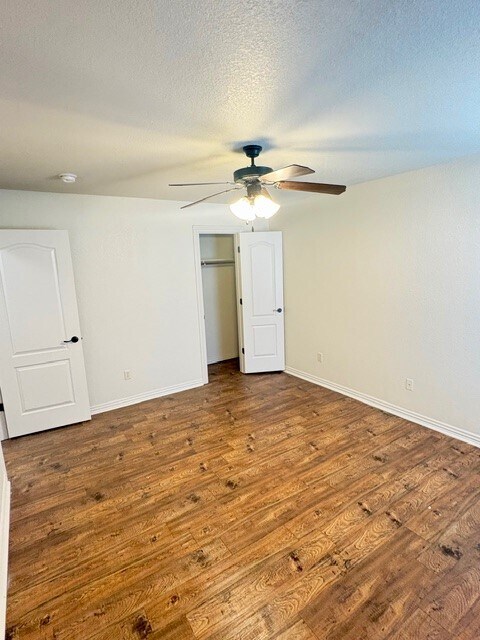 Building Photo - 4057 W Spring House Dr