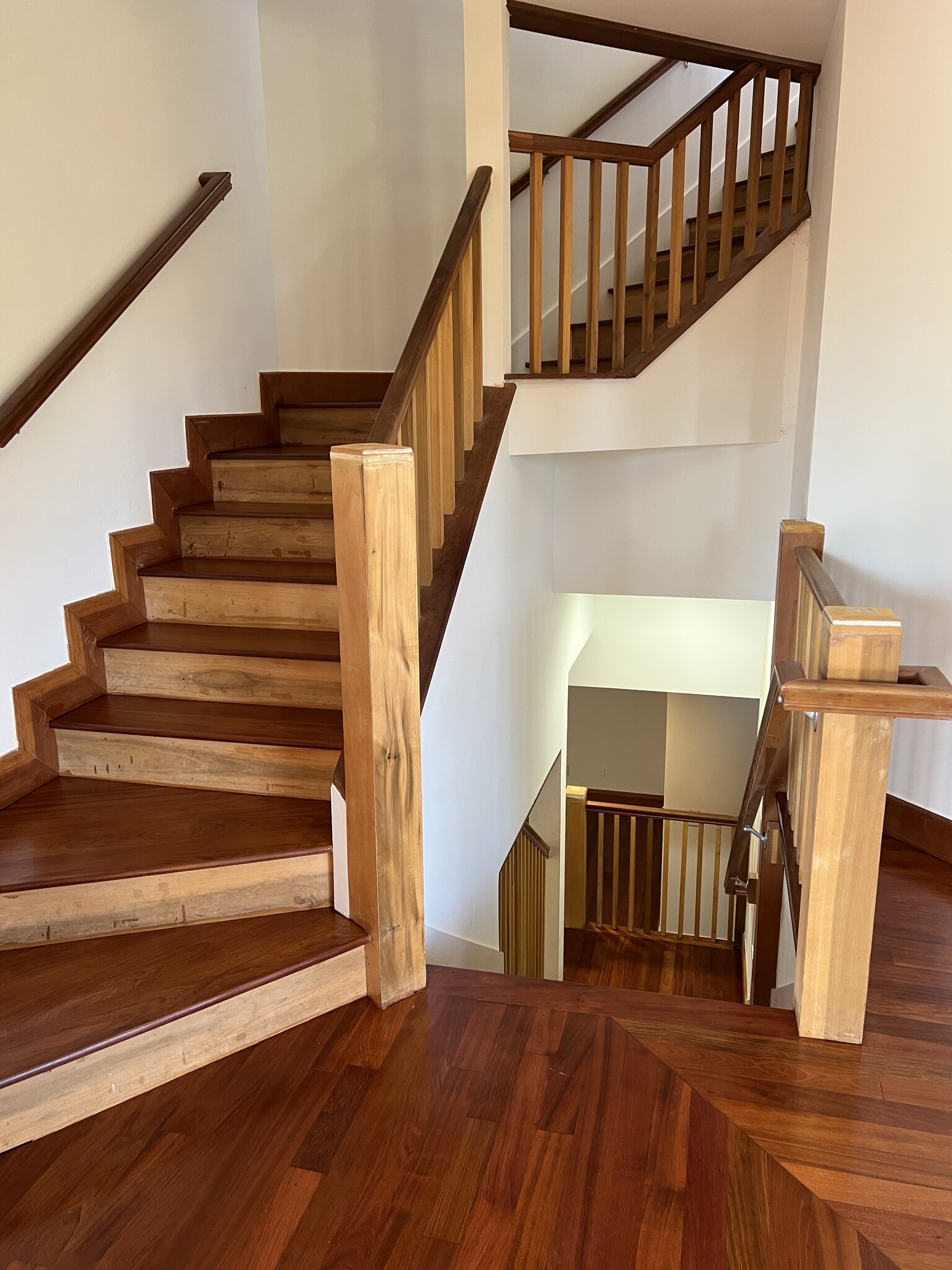 Building Photo - 5825 Saint Paul Ct