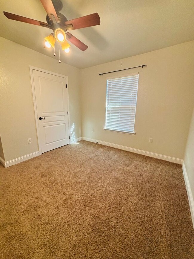 Building Photo - 517 Almond Tree Ln