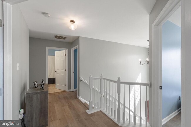 Building Photo - 6 Beau Ridge Dr