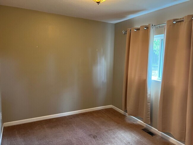 Building Photo - The home you have been waiting for!!!