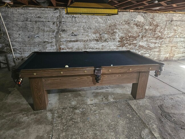 Building Photo - 619 S Kentwood Ave