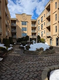 Building Photo - 8915 Bergenwood Ave