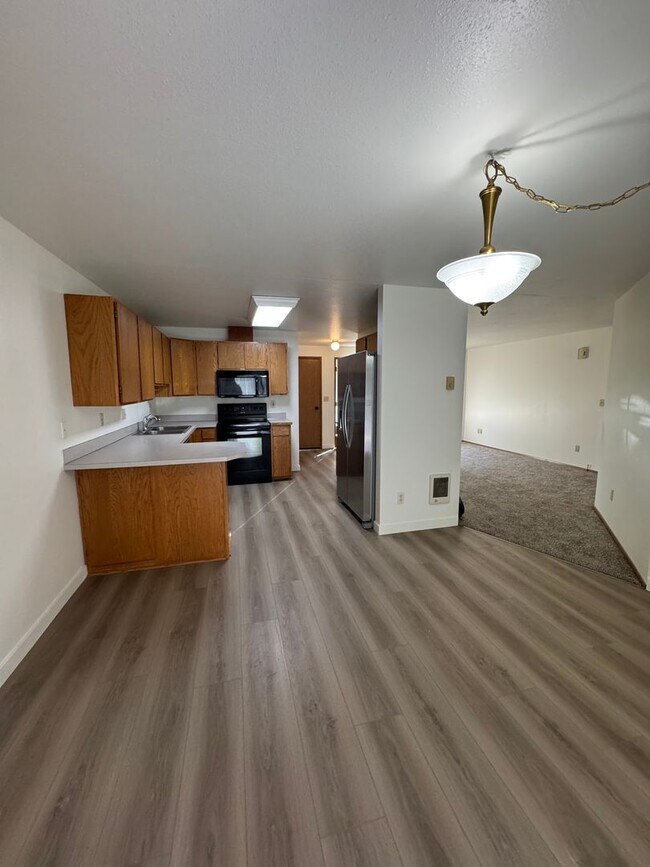 Building Photo - 1018 Holbrook Ct