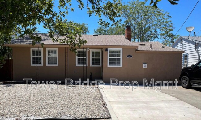 Primary Photo - 2375 Evergreen St