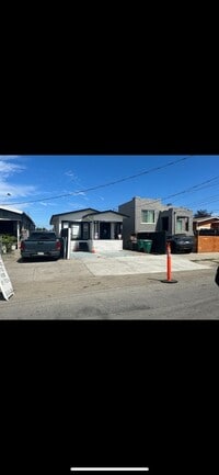 Building Photo - 1225 92nd Ave