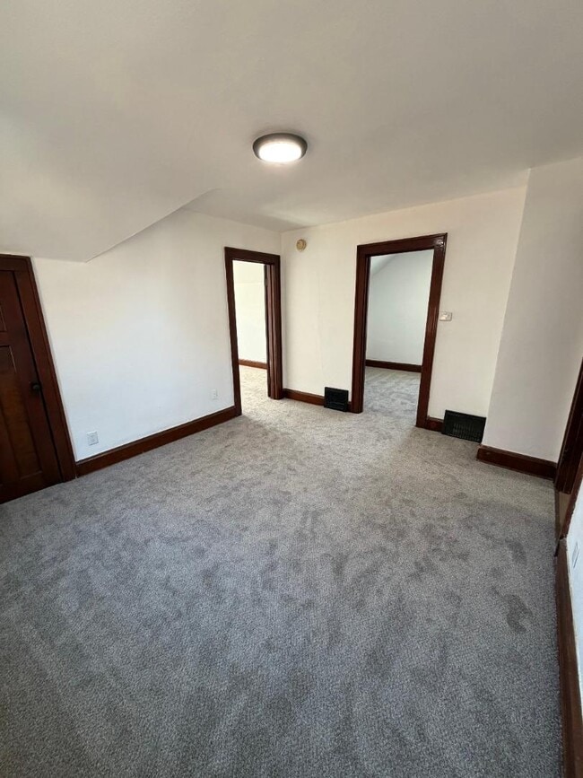 Building Photo - 3770 E Somers Ave