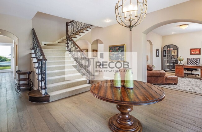 Building Photo - 3335 Caminito Daniella