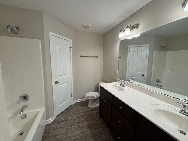 Building Photo - 1529 Gambill Wood Dr
