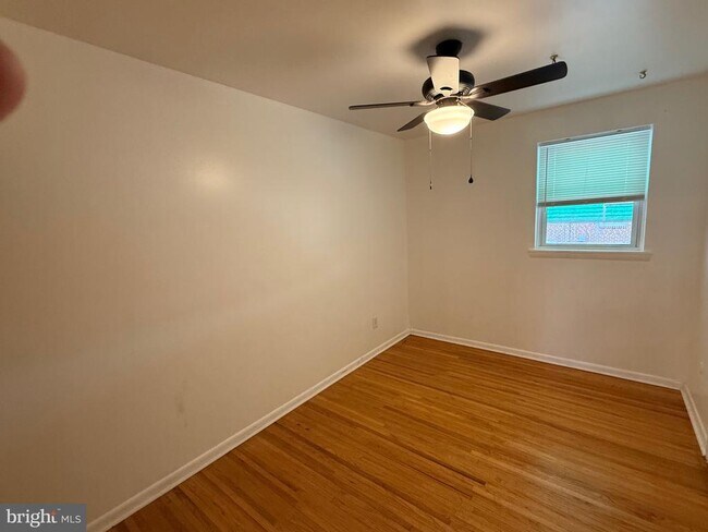 Building Photo - 8835 Roosevelt Blvd