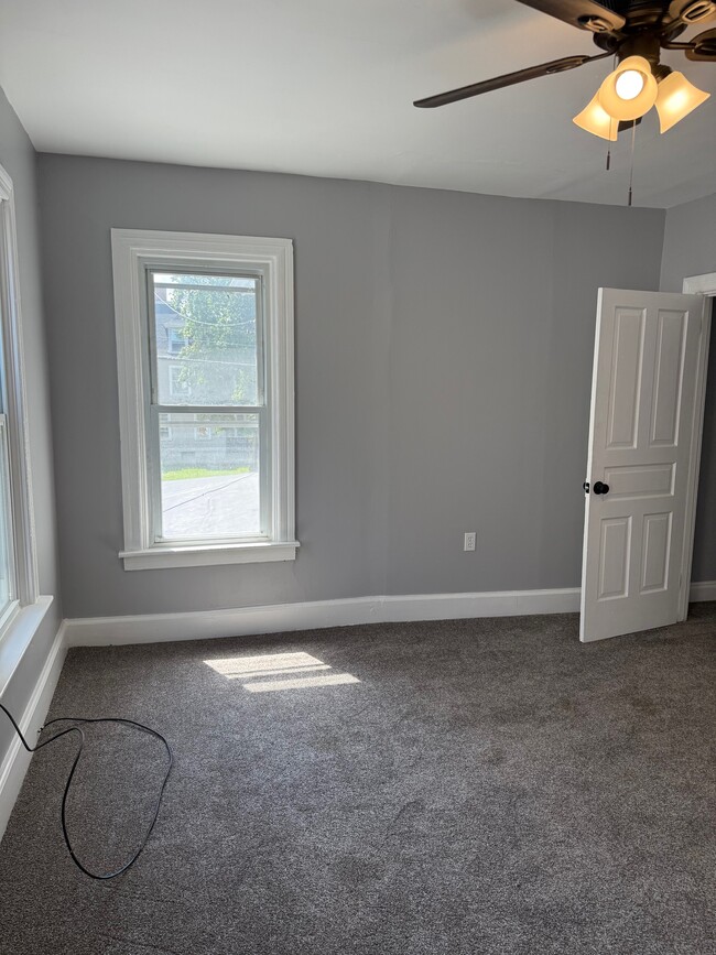 Building Photo - 643 Hummel Ave