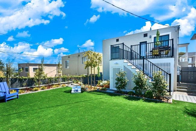 Building Photo - 90 Pinehaven Dr