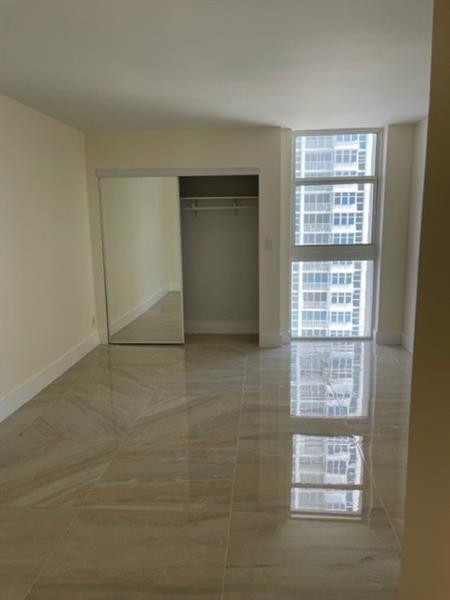 Building Photo - 1370 S Ocean Blvd