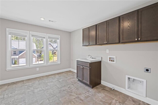 Building Photo - 5153 Elkins Ln